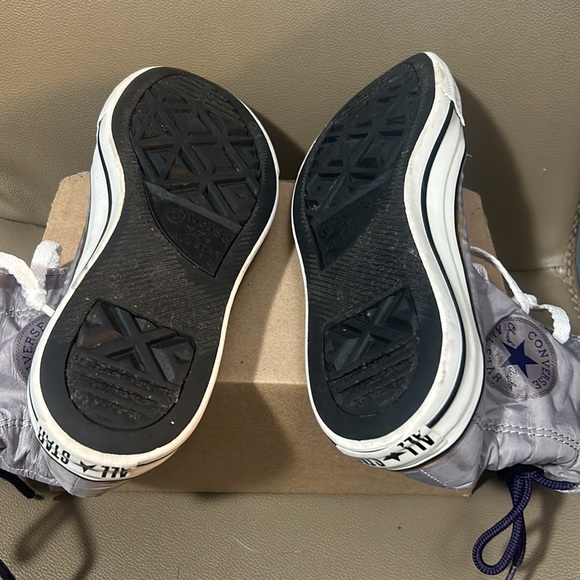 Converse All Star purple satin lined, Sz 6 - Picture 5 of 6